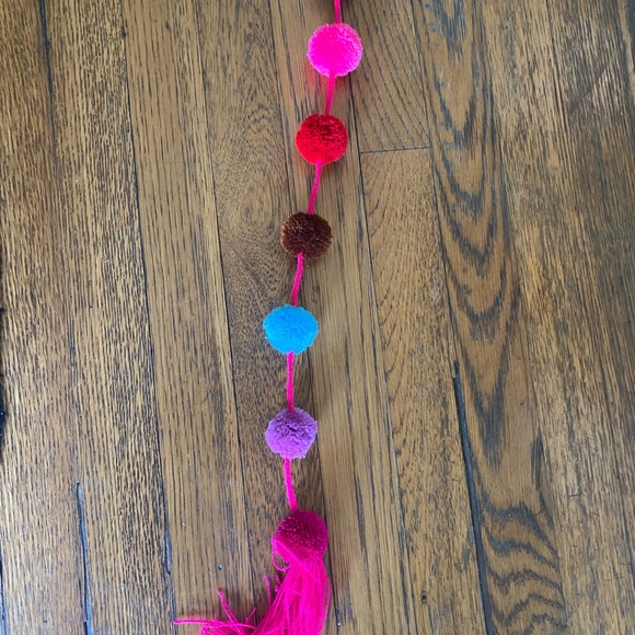 Long pom pom - Picture 3 of 3